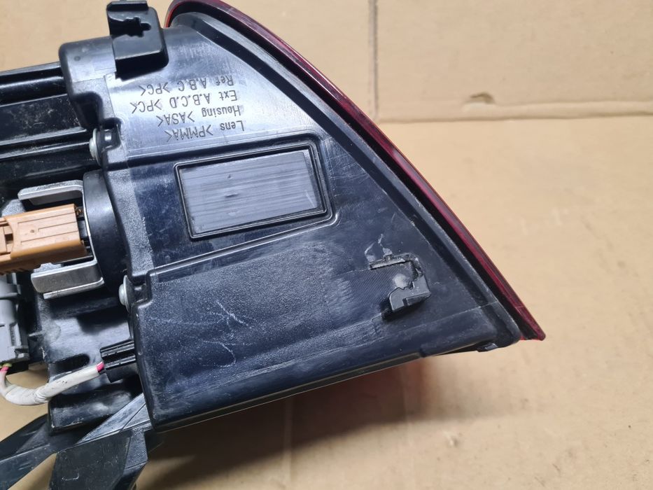 Lexus UX Lampa LED lewa tylna lewy tył UX200 UX 250H 200
