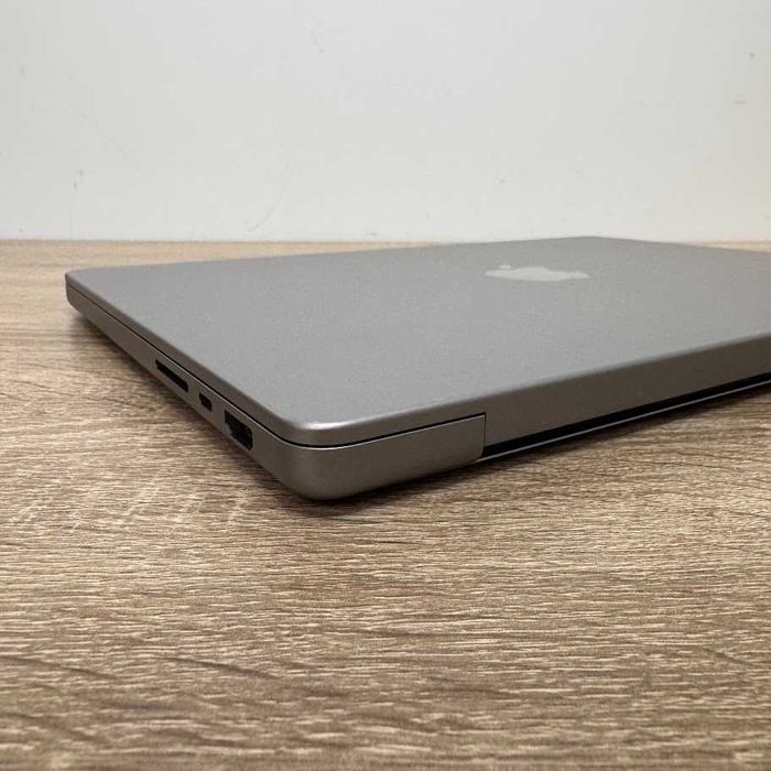 Macbook Pro 14" 2023 M2 Pro / 32Gb / SSD 1000Gb акб:100% (M1420)