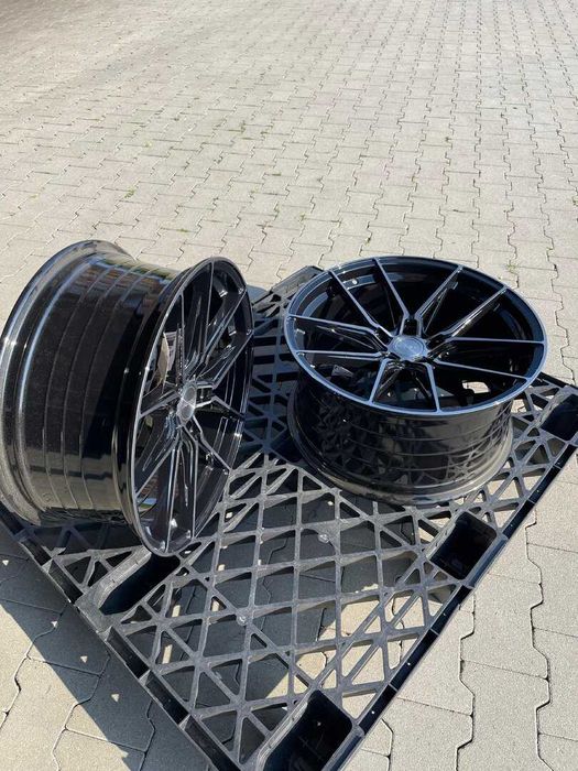 Riviera RF107 20" 8,5J ET35+10J ET35 5x120 Black Polished Dark Tint