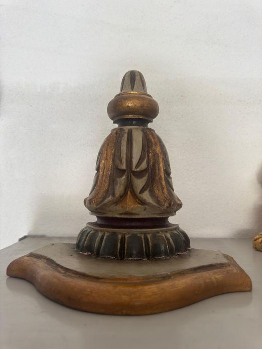 Peanha ou mísula de madeira