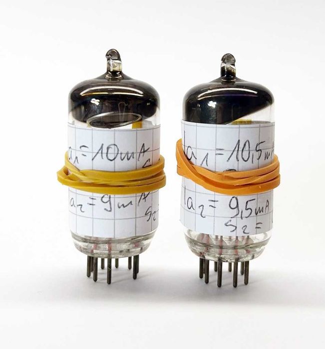 2 x ECC85 RFT "angle getter". NOS / nowe. Para stereo (2). Pomierzone i dobrane parametrami.