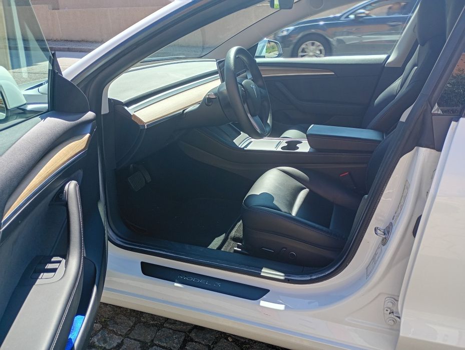 Tesla Model 3 Standard Range Plus RWD