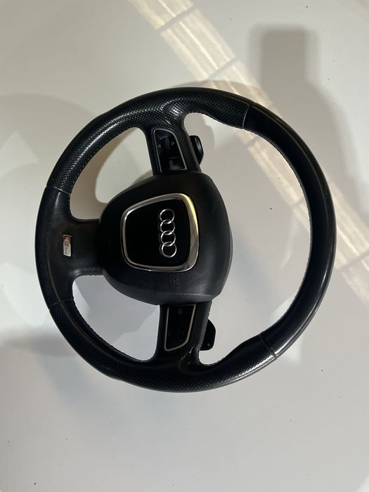 Volante Audi A5 S-Line com patilhas