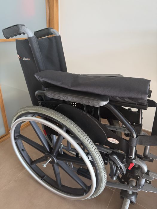 Cadeira de Rodas CELTA – ORTHOS XXI | Excelente Estado!