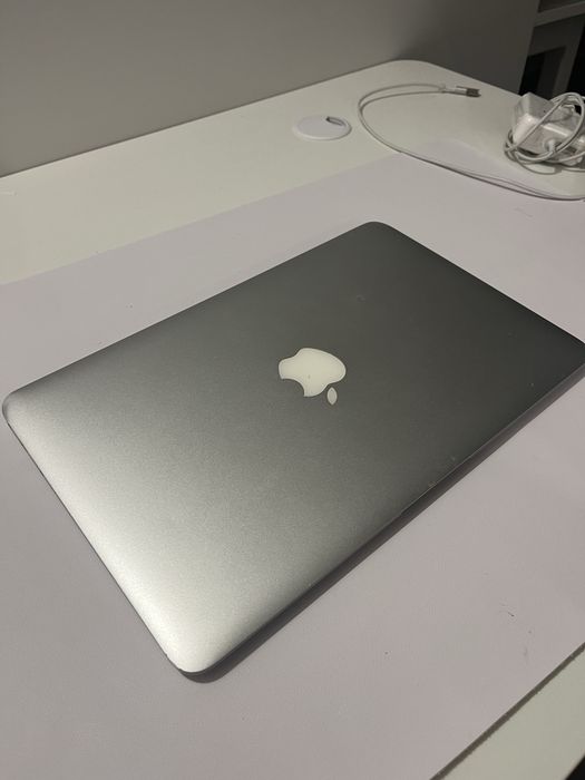 MacBookAir 11 2011