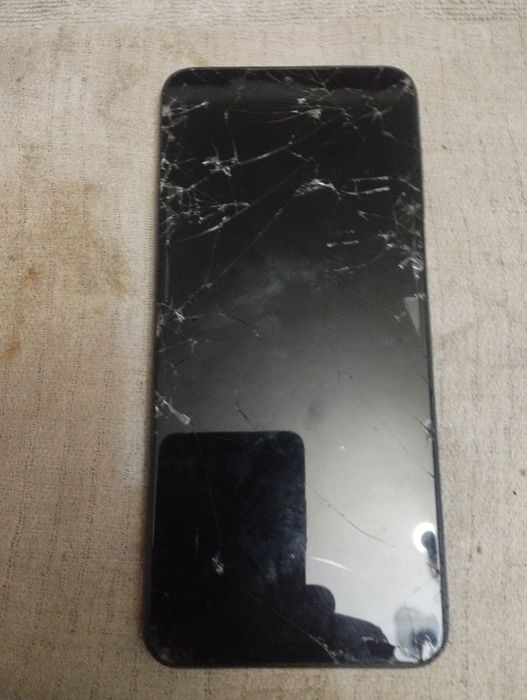 Продам телефон самсунг А13 на 64 назапчастини