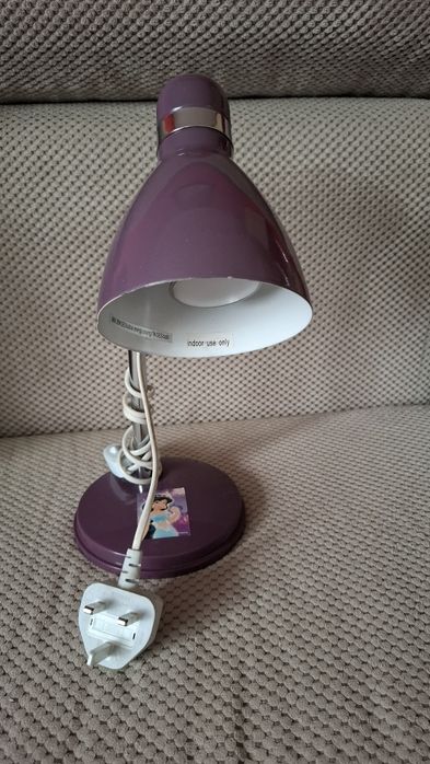 Lampka biurkowa fioletowa