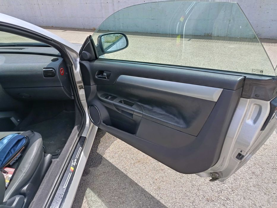 Carro cabrio Opel Tigra Twin Top
