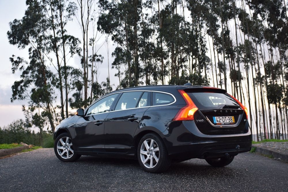 Volvo V60 Momentum Eco | 127.000 kms | Histórico Completo