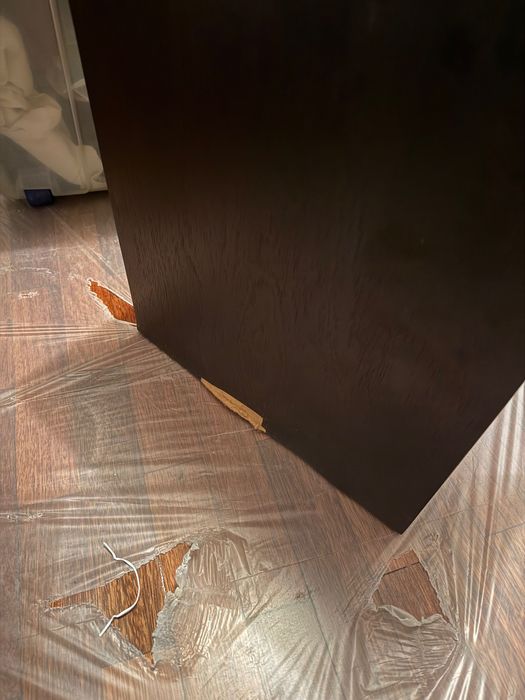 Duas mesas de cabeceira em madeira