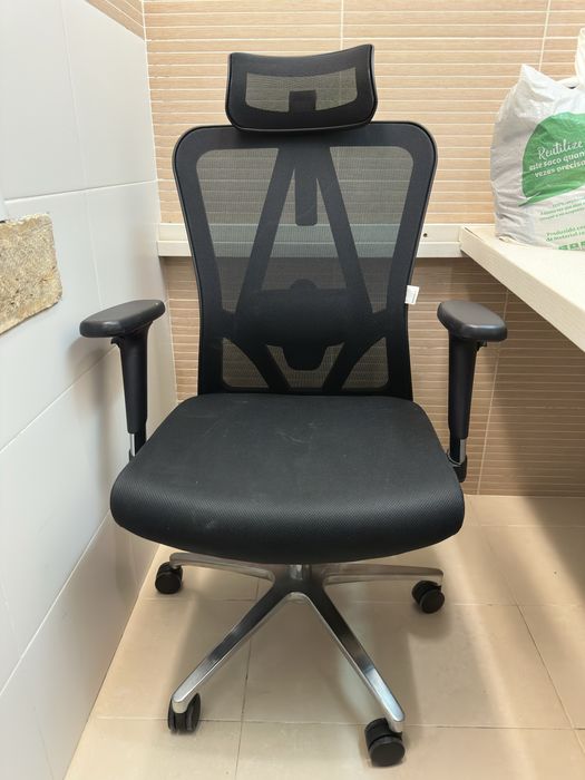 Cadeira de Escritório Ergonómica Premium – Muito Confortável | Excelente Estado
