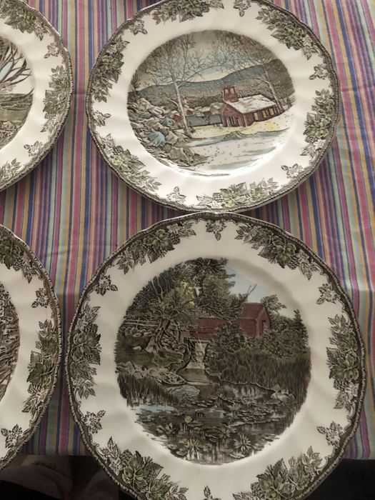 Coleção de 12 pratos de estação do ano com autencicidade de selo