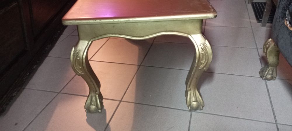 Mesa madeira dourada