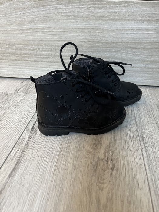 Czarne ocieplane botki Zara