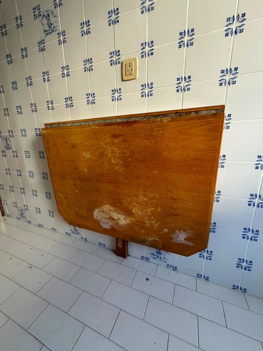 Mesa rebatível de parede em madeira maciça Medidas: 68 x 88 x 80 cm - grátis
