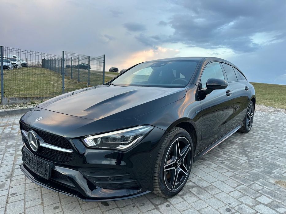 Mercedes-Benz CLA 250e Shooting Brake AMG Line MultiBeam Burmester MBUX ambiente