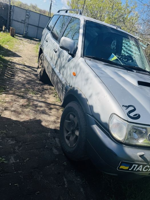Nissan Terrano II