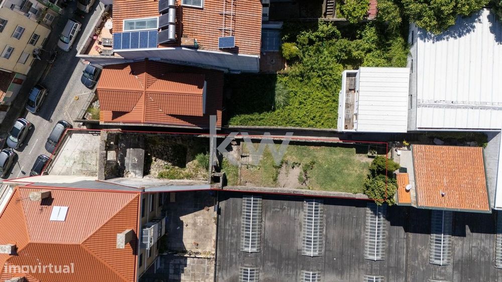 Fantástica moradia unifamiliar T3 c/ jardim + comércio no Porto, Antas