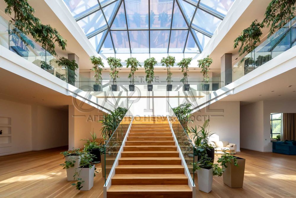 Ексклюзивна  VIP Резиденція свій парк, озеро, Обухівський район