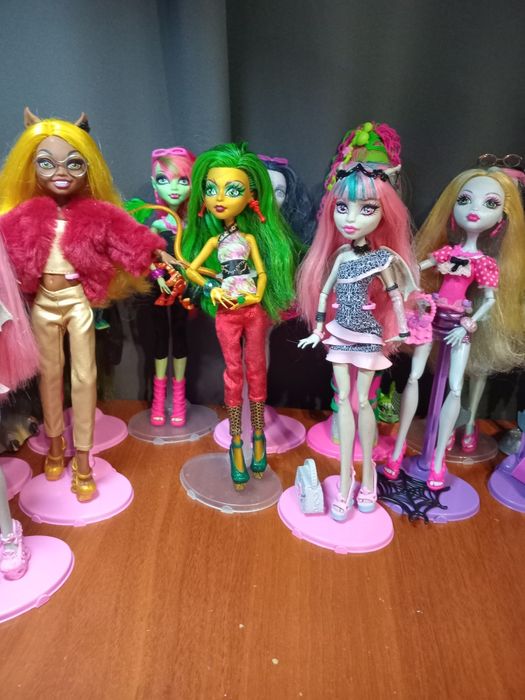 Большой ассортимент Монстр Хай