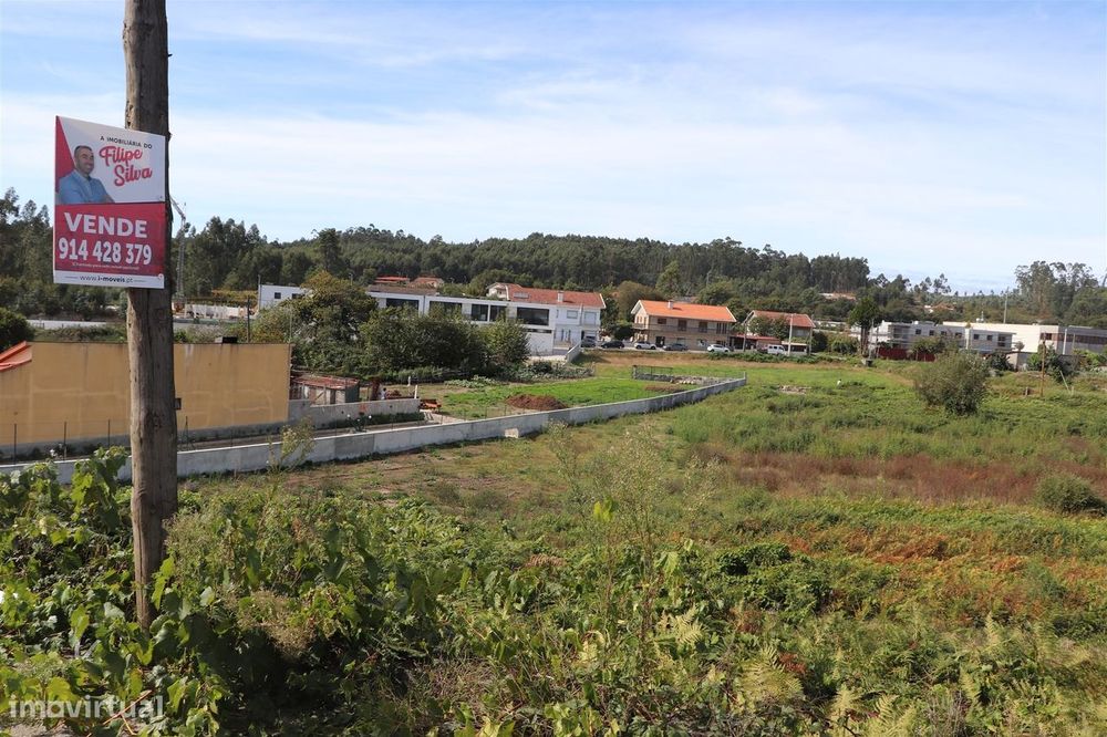 Land Plot for Sale in Lustosa and Barrosas (Santo Estêvão), Lousada
