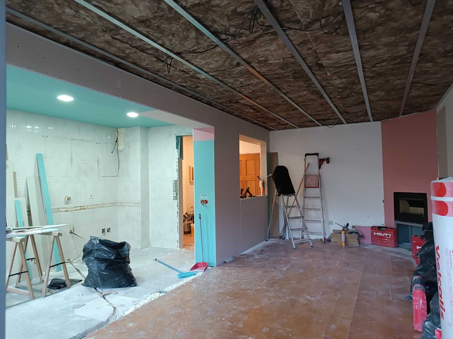 Pichelaria, eletricidade e pintura, etc