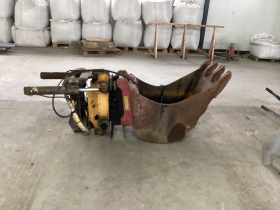 Тільтротатор з ковшем для ескаваторів 16-20т