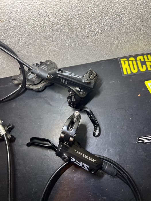 Travões shimano Zee