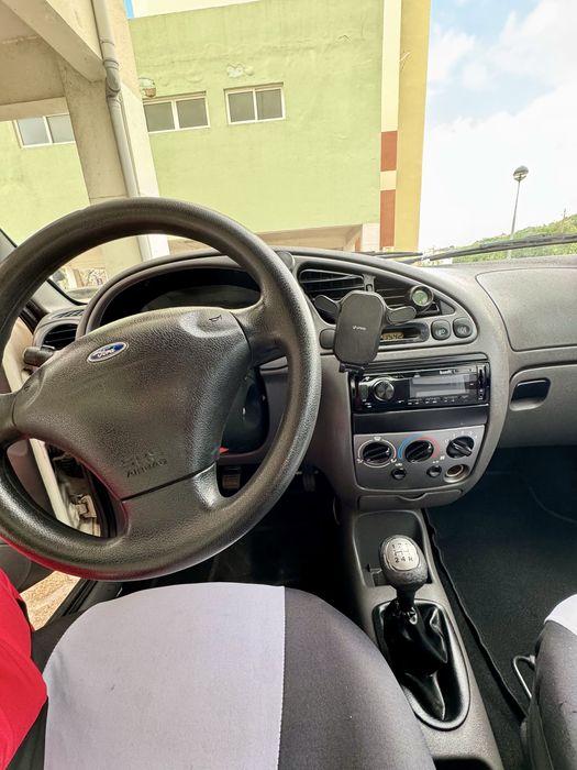 Ford Fiesta MK4 2001