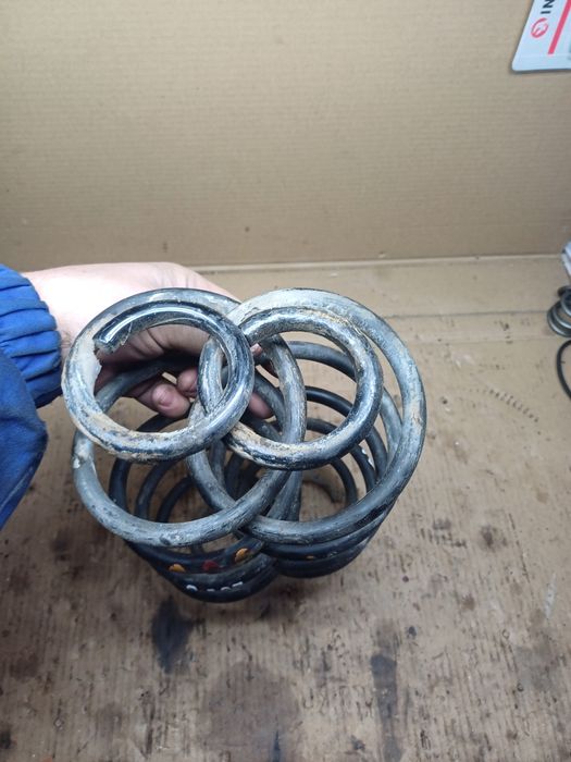 Peugeot 207 хачбек задні спружини пружини