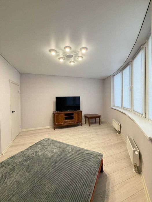 Оренда 2 кімн. квартири вул. Воскресенська, 2-В, ЖК «Паркові Озера -2»