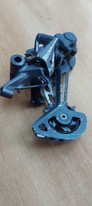 Przerzutka tył Shimano Deore XT RD-M8100 SGS