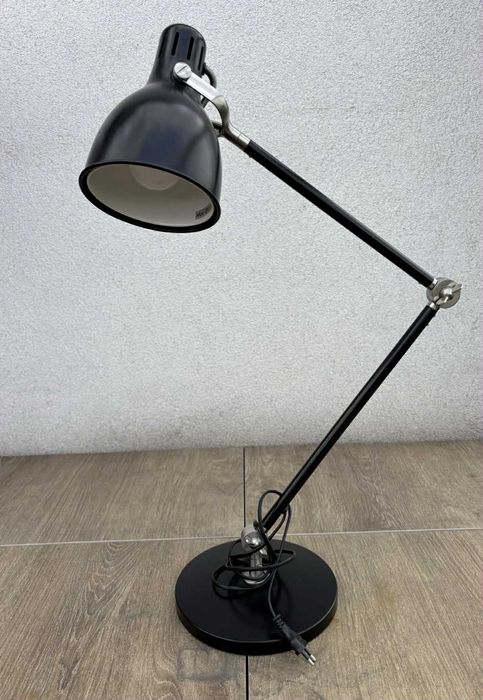 Lampa biurkowa czarna