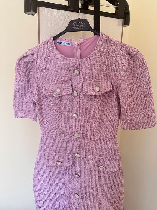 Жіноча та твідова сукня