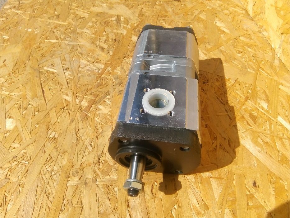Pompa hydrauliczna Bosch Rexton Massey Ferguson Renault Ares 610, 6180