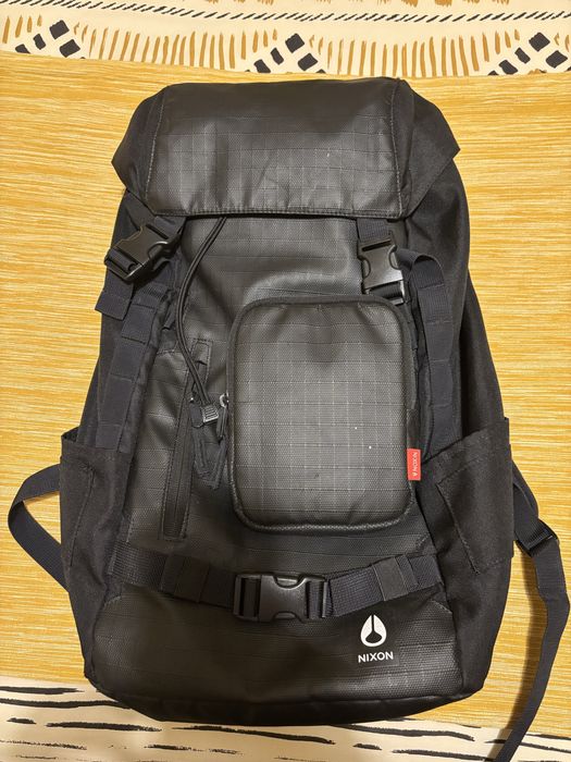 Mochila nixon com origencia