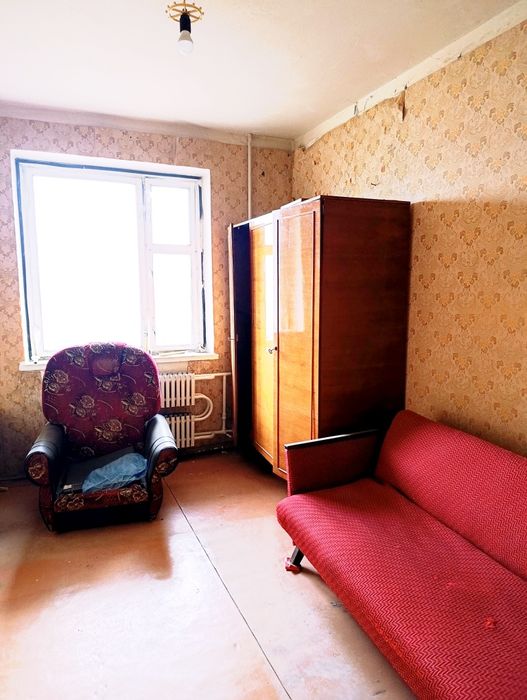 Продам 2 кімнат. квартиру на Л/Б, 8/10 поверх