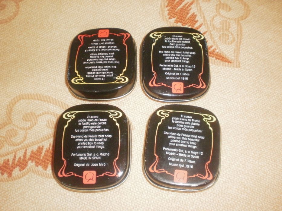 Caixas de lata pequenas