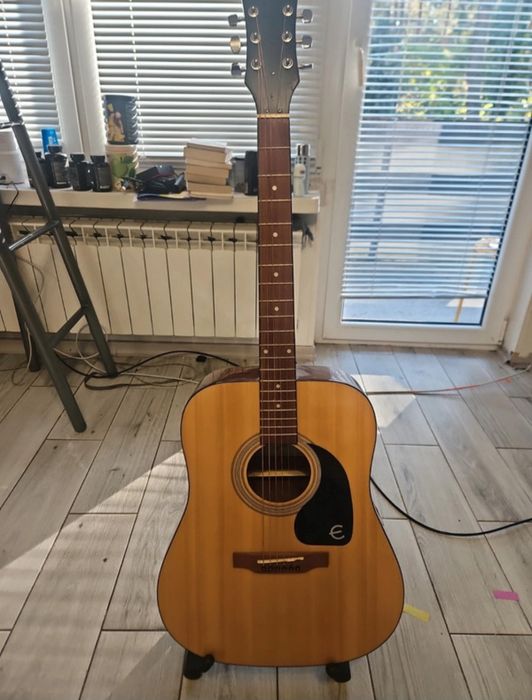 Gitara Epiphone Songmaker DR-100 (plus stojak, capo, stroik, pasek oraz kostki do gry)