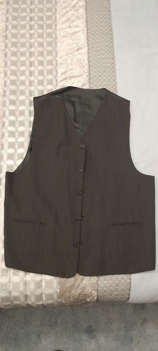 Vendo fato como novo