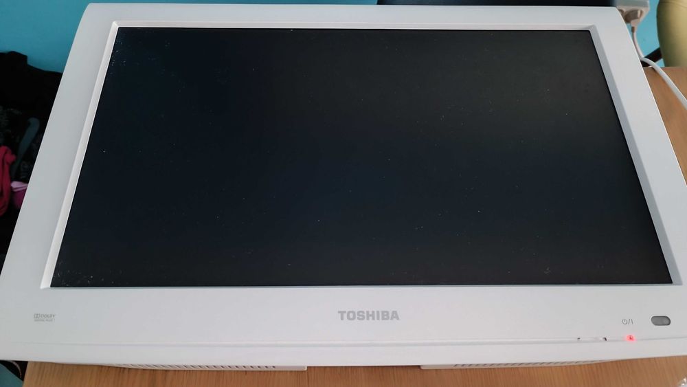 TV LCD 22" Toshiba Branco