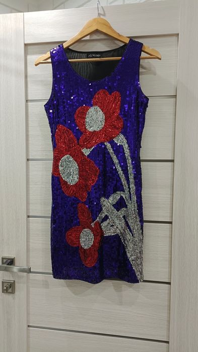Продам платье пайетки 44 46 р.