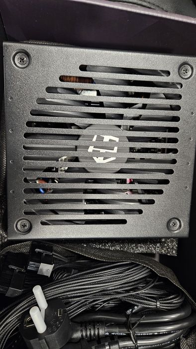 PSU 1000W Platinum ATX 3.0 PCIe 5.0 (NOVA) – Modular