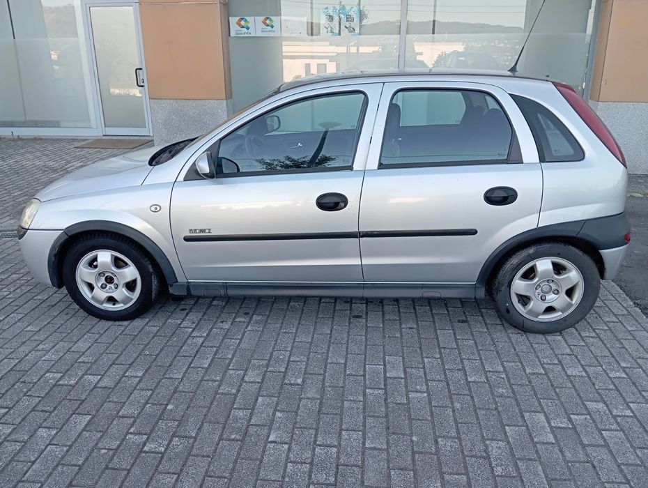 Opel corsa  1.2 CC. 130 mil kms reais 2003