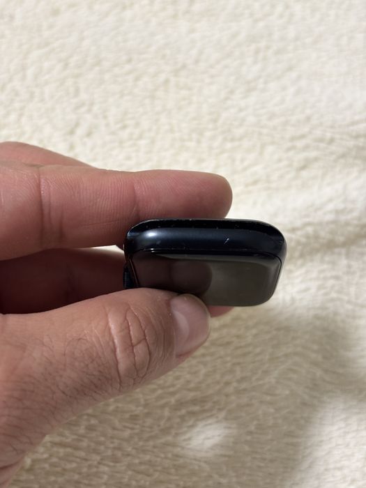 Продам свій Apple Watch SE 2