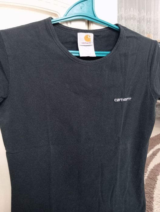 Футболка чорного кольору розмір 42 фірми Carhartt