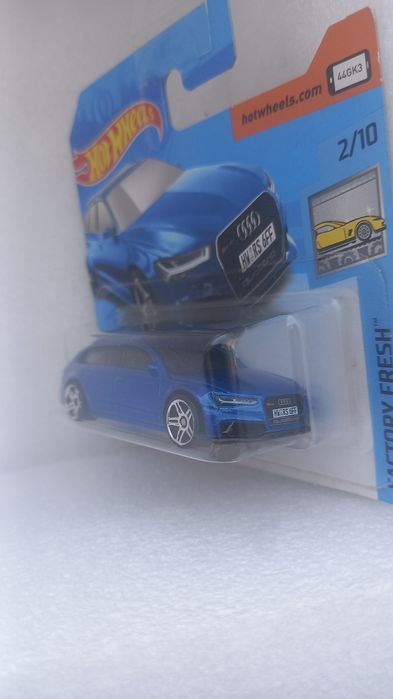 17 audi rs 6 avant  hot wheels
