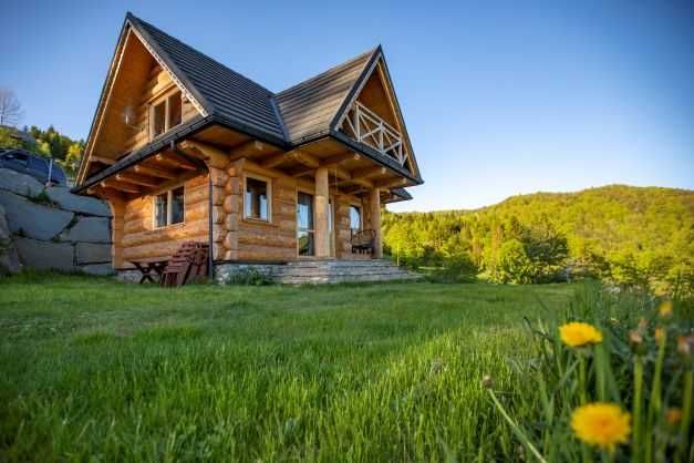Domek z kominkiem w górach widok na Tatry ferie jacuzzi balia wczasy cisza, Gorce, owce