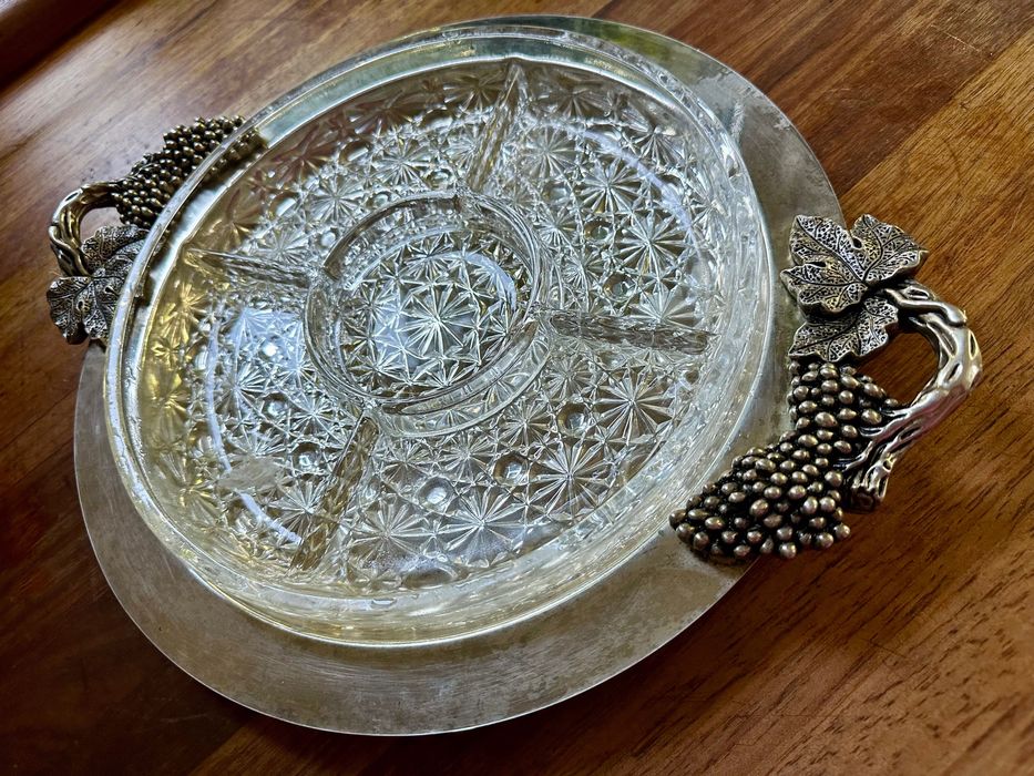 Srebrna okrągła patera do serwowania