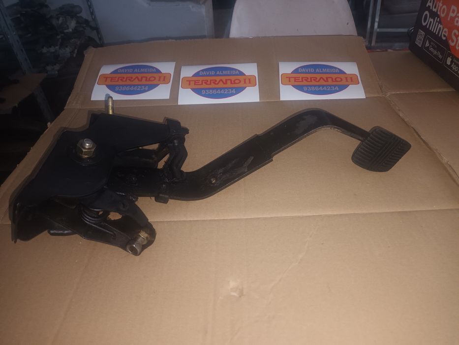 Pedal embraiagem Nissan Terrano II e Ford Maverick